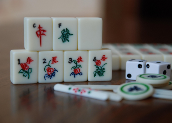 «Что такое маджонг? Правила, история и секреты игры в кости»
